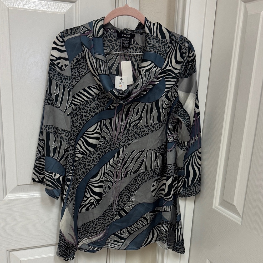 Kaktus Multicolor Abstract Animal-Print Tunic in Blue and Black